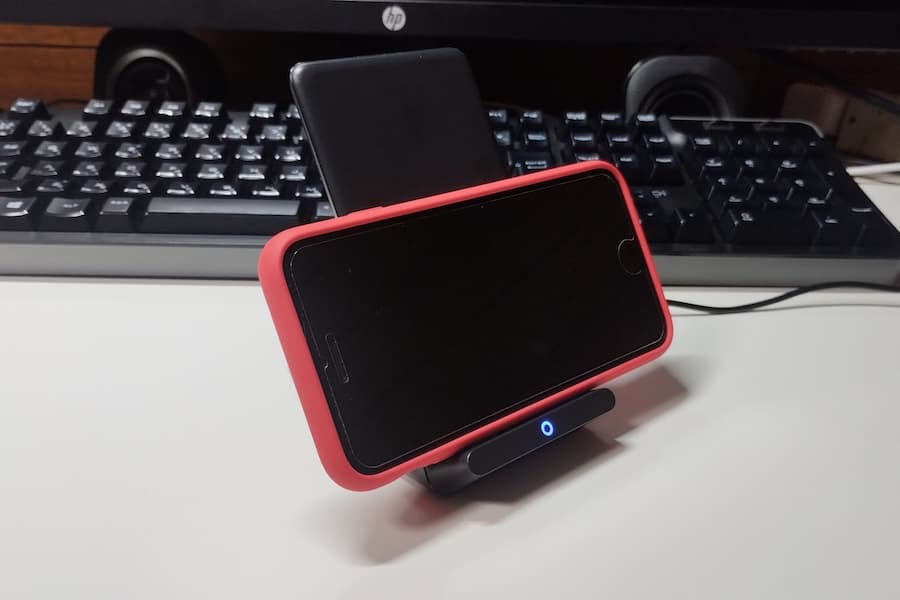 Anker PowerWave 10 Standで横置き充電