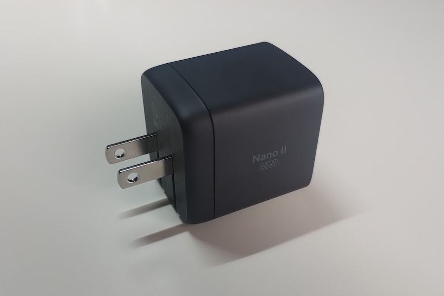 Anker Nano II 65Wのプラグを出している