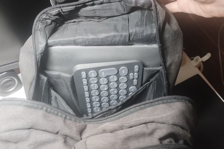 ロジクール Pebble Keys 2 K380sをリュックに収納