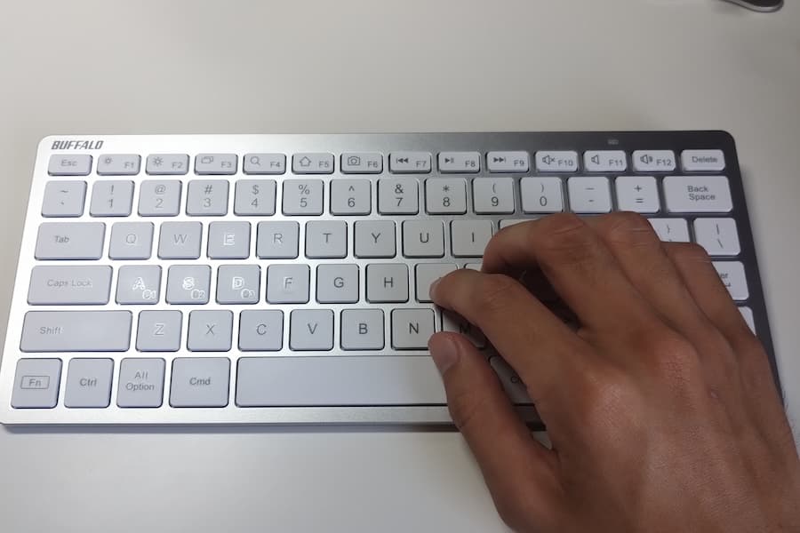 バッファロー BSKBB335SVをタイピング