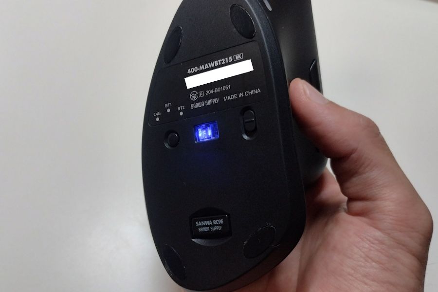 サンワダイレクト 400-MAWBT215BKの読み取り方式はブルーLED