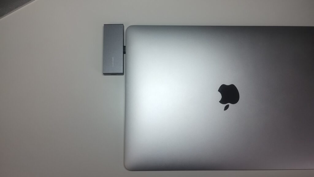 サンワダイレクト 400-ADR339GMとMacBook Air