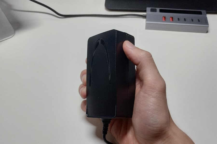 サンワダイレクト 400-HUBC35GMのACアダプター
