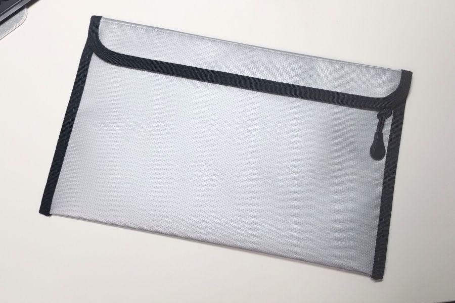 返送用のバッグ