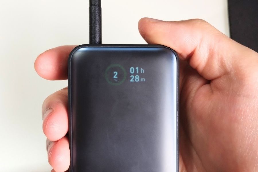 Anker 533 Power Bank(PowerCore 30W)を充電中