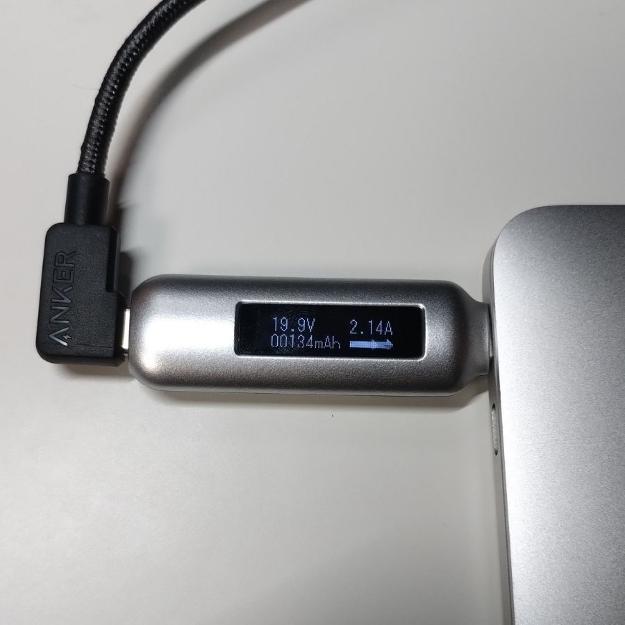 UGREEN Nexode Pro 薄型急速充電器 65Wの電力をiPhone SE 第2世代と同時充電で計測