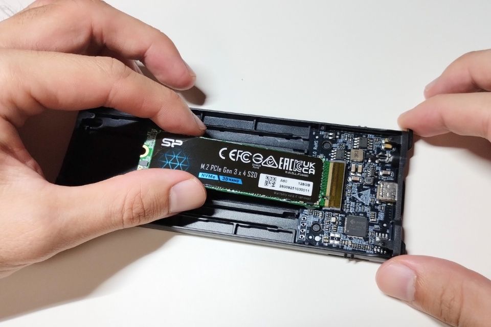 SSDを取り付け