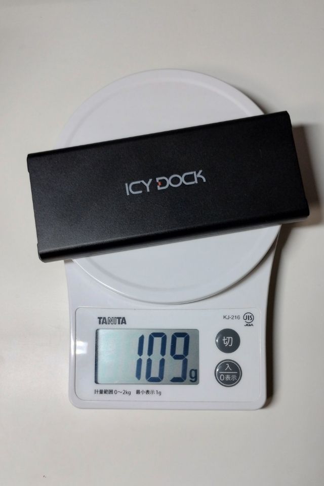 SSDを取り付けた後のICYDOCK MB861U31-1M2Bの重量