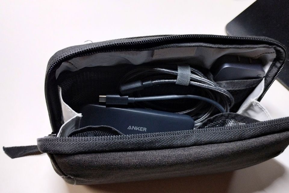 Anker 332 USB-Cをガジェットポーチに収納